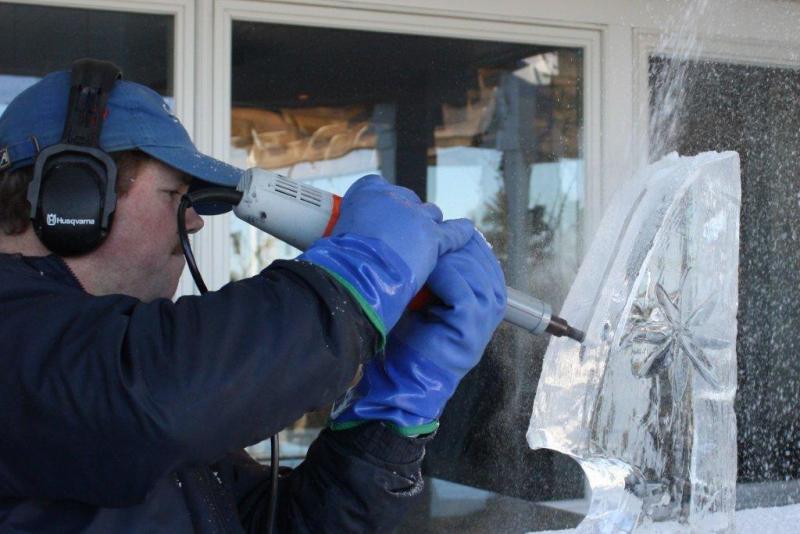 Chef Tim Pierce, originally from Boothbay Harbor, carved nearly 12,000 pounds of ice for the new bar and lounge at the Samoset Resort. Courtesy of Samoset Resort Chef Tim Pierce, originally from Boothbay Harbor, carved nearly 12,000 pounds of ice for the new bar and lounge at the Samoset Resort. Courtesy of Samoset Resort