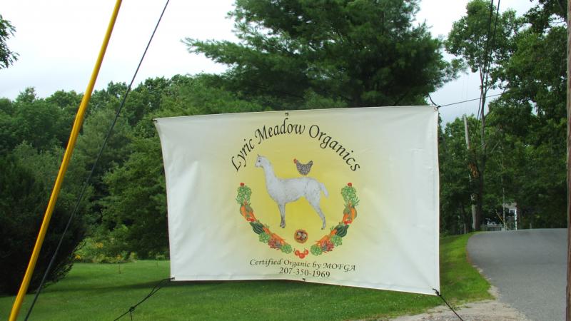 The large banner welcoming visitors. KATRINA CLARK/Boothbay Register