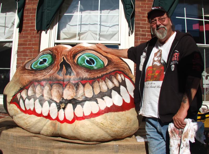King Eider’s Pub lucked out with this giant creation painted by Glen Chadbourne. SUZI THAYER/Wiscasset Newspaper