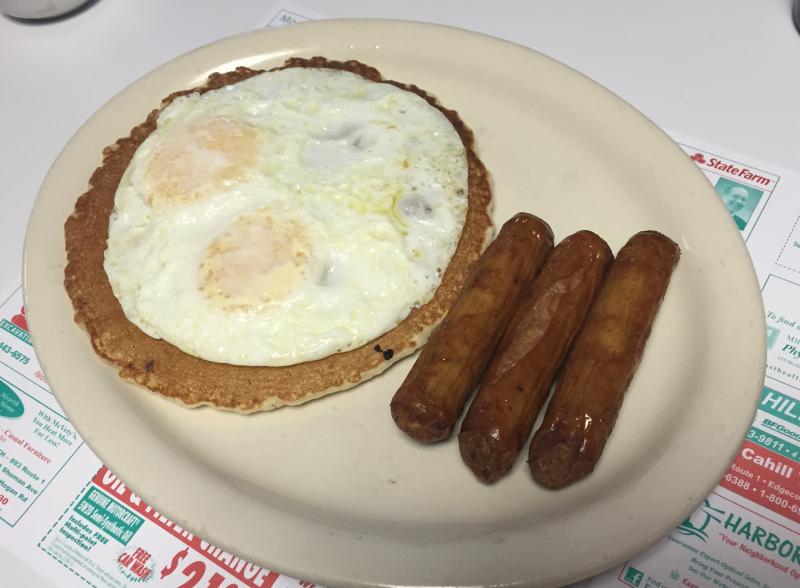 Want eggs and pancakes, or both, for lunch? You got it! SUZI THAYER/Boothbay Register
