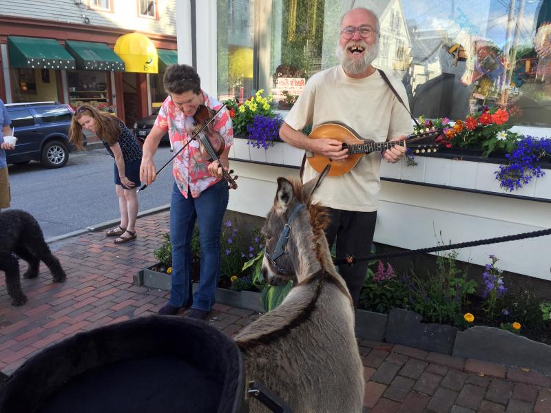 Married With Chitlins played in a few different locations on the street. SUZI THAYER/Wiscasset Newspaper