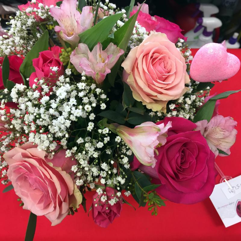 Red and pink roses are favorites on Valentine’s Day. SUZI THAYER/Boothbay Register
