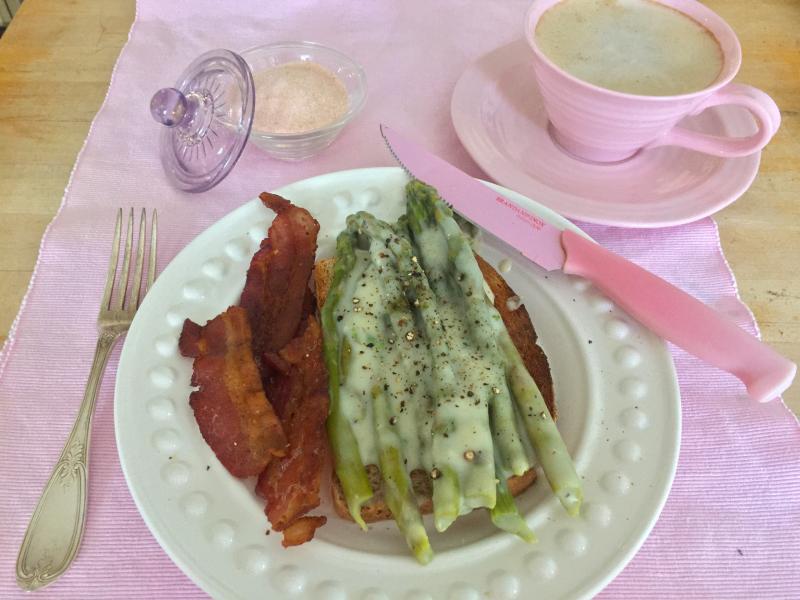 I couldn’t decide whether to make this the lede photo or the one with the checked table. SUZI THAYER/Boothbay Register