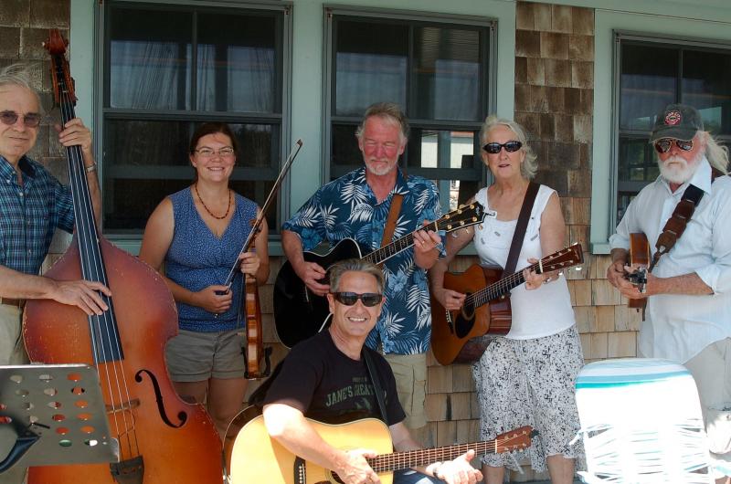 Rusty Hinges plays sea chanties. ART MAYERS/Boothbay Register