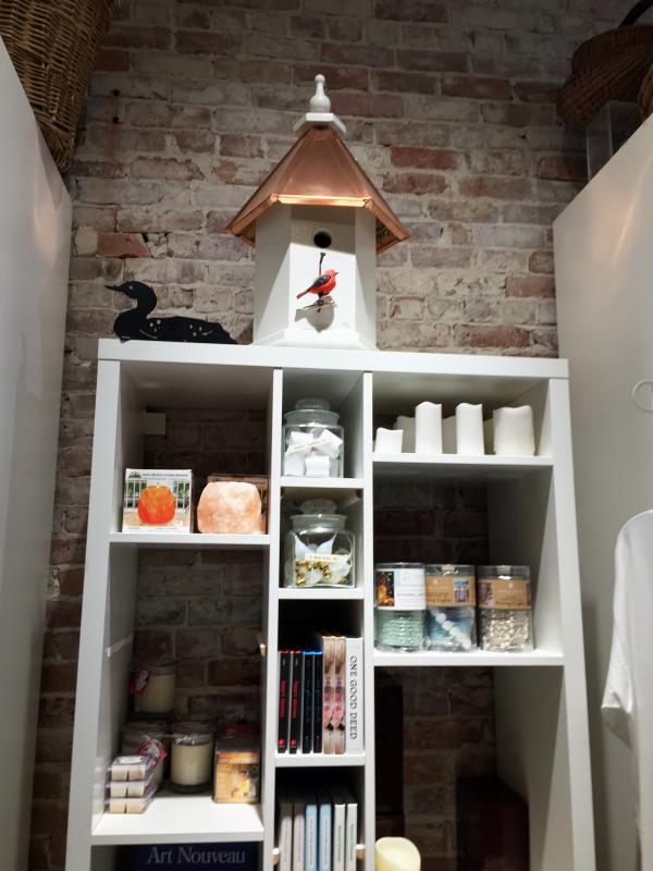 An artful display at Debra Elizabeth’s. SUZI THAYER/Boothbay Register