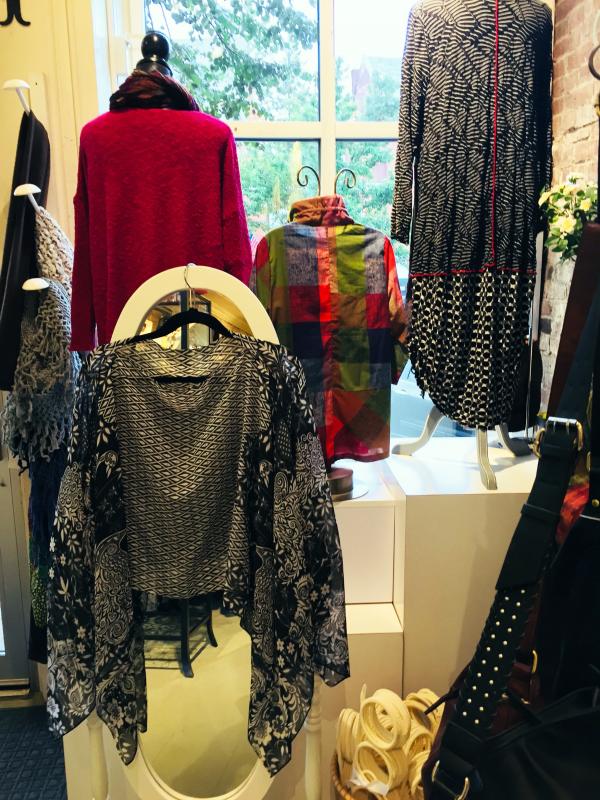 A fashionable window display at Debra Elizabeth’s. SUZI THAYER/Boothbay Register