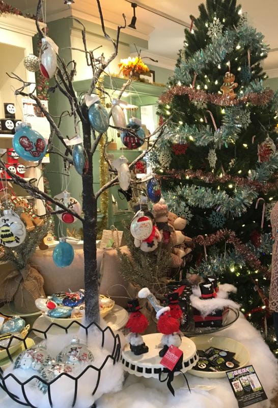 Beelicious in Wiscasset is decked out for Christmas. SUZI THAYER/Boothbay Register