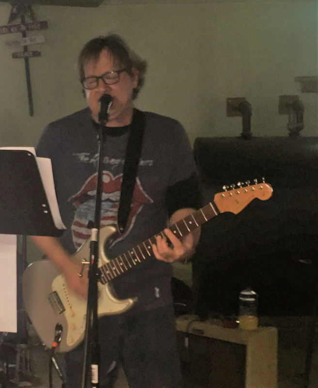 Don Brewer sings the blues. LISA KRISTOFF/Boothbay Register