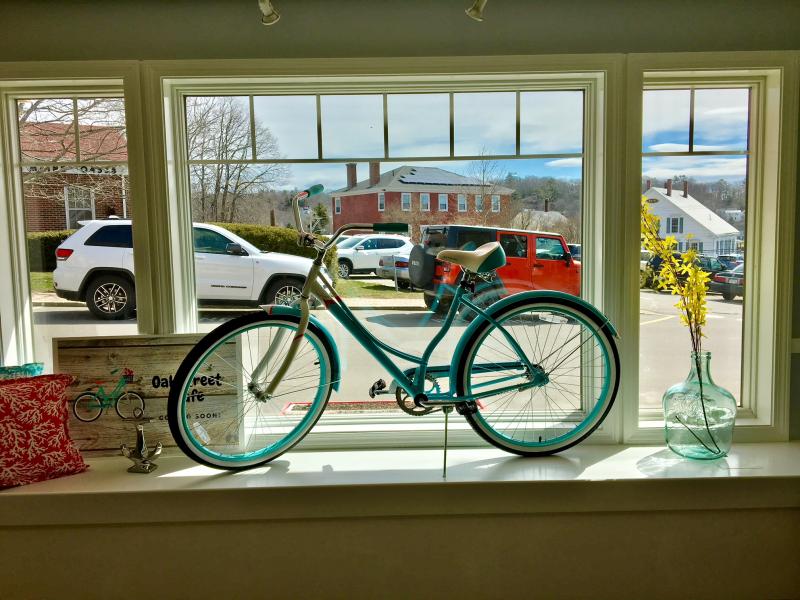 Bikes are the theme at the Oak Street Cafe. SUZI THAYER/Boothbay Register