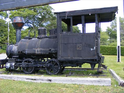 S.D. Warren Baldwin No. 2 sat under the Museum’s entrance sign on Route 27 from 1969 to 2008. Volunteers and staff who pulled the engine into the workshop nearly a decade ago often remark that she was more black paint and duct tape by the time the restoration began. Courtesy of BRV