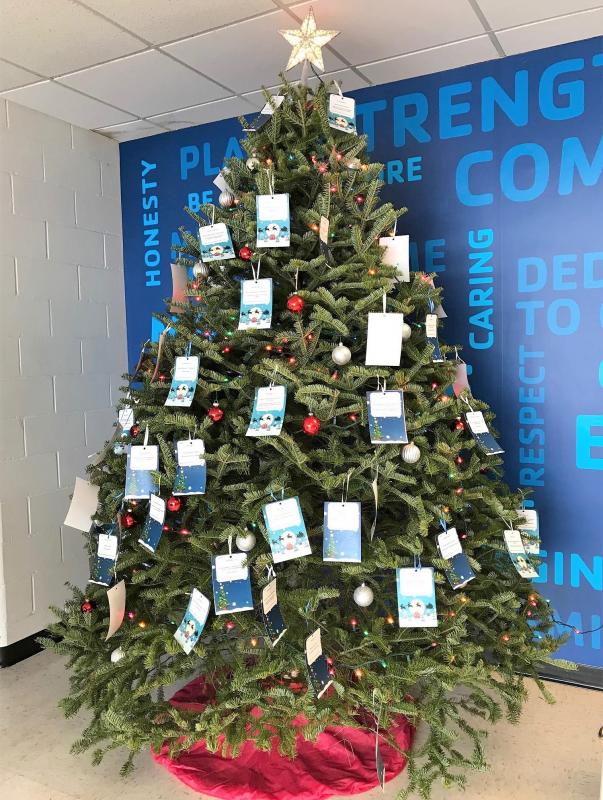 The Tree of Giving. KELLIE BIGOS/Boothbay Register
