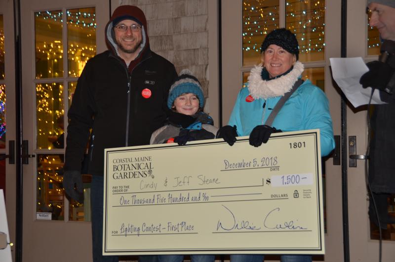 First place residential category winners Jeff and Cindy Steane won $1,500 for their lights display. Courtesy photo
