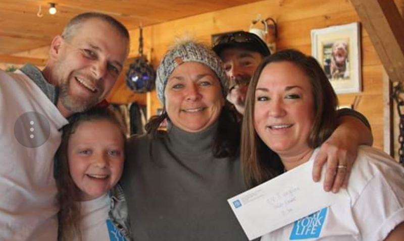 Lisa Orne Hallinan, center, with from left, Suzie Edwards, Steve Edwards, Kyndall Schmidt (far right) and an unknown ohoto bomber! Jackie Barnicoat photo