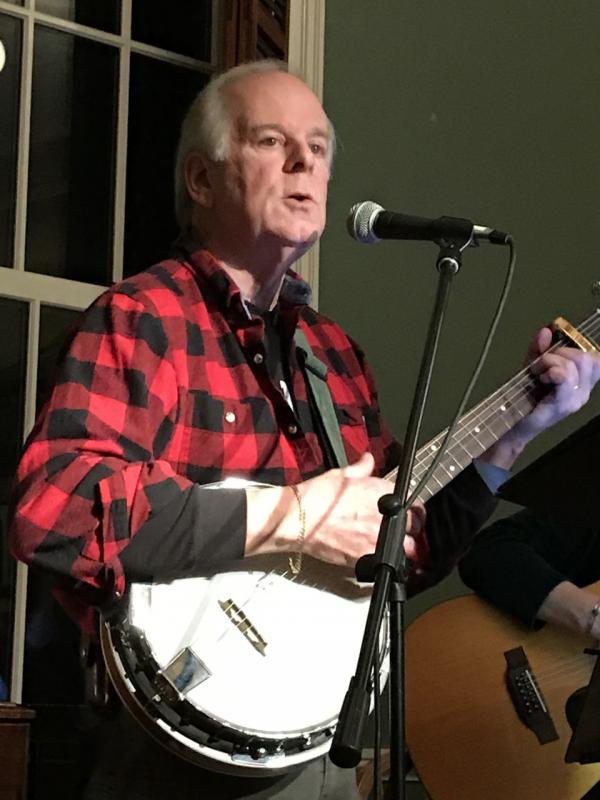Tim on banjo. KELLIE BIGOS/Boothbay Register