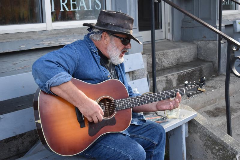Rick Turcotte returned to play at the Art Walk. PHIL DI VECE/Wiscasset Newspaper