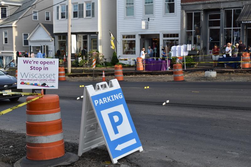 The downtown construction didn’t stop attendance of the first Wiscasset Art Walk of the summer. PHIL DI VECE/Wiscasset Newspaper