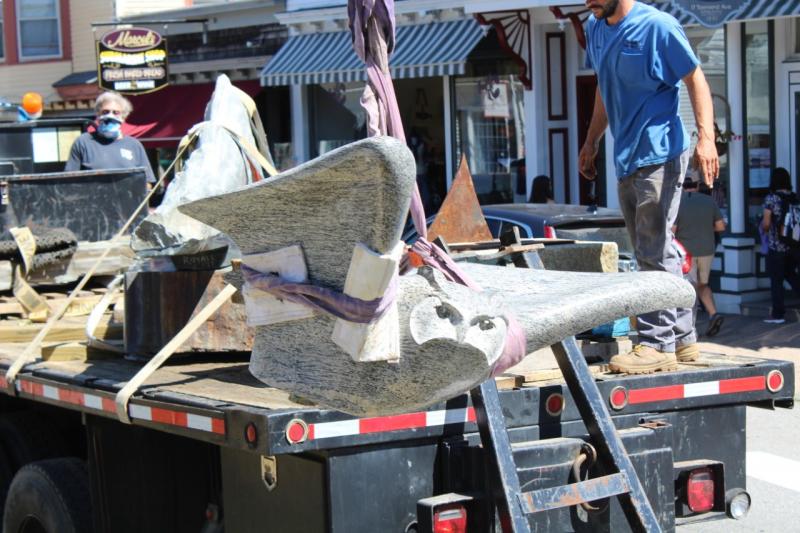 “Head Wind” arriving for the installation. Sophie West photo