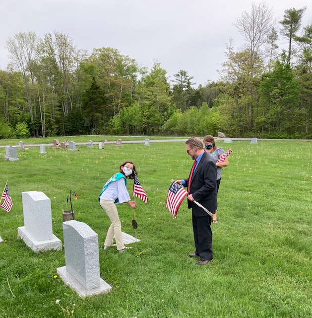 Flag placement at Evergreen Cemetery. Christopher Armstead photo