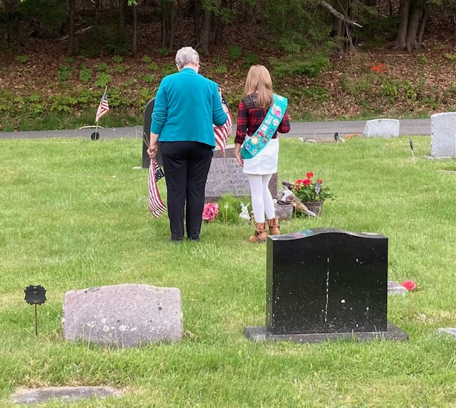 Flag placement at Evergreen Cemetery. Christopher Armstead photo