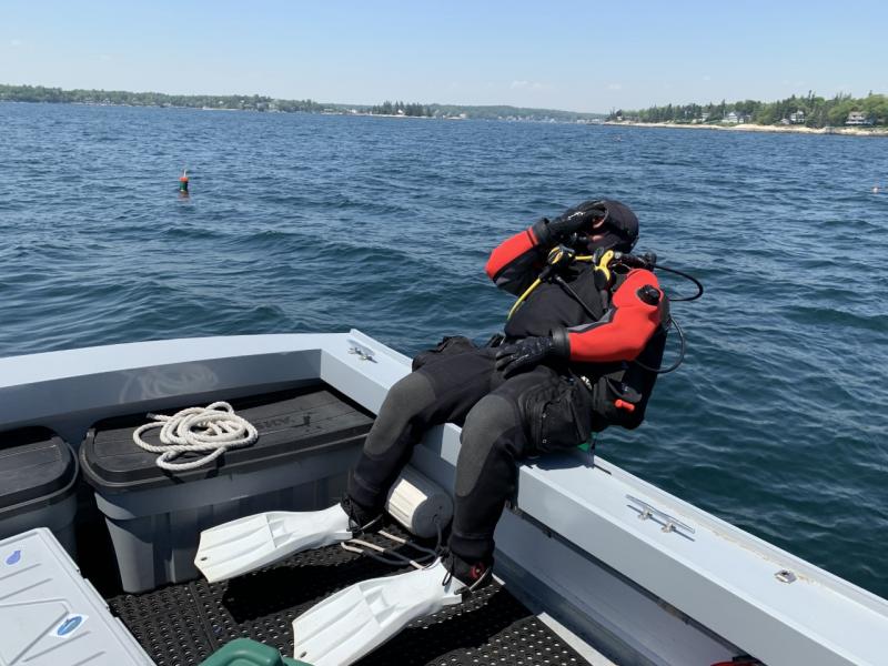 OceansWide diver Matt Lous heads into the water searing for ghost lobster traps. BILL PEARSON/Boothbay Register