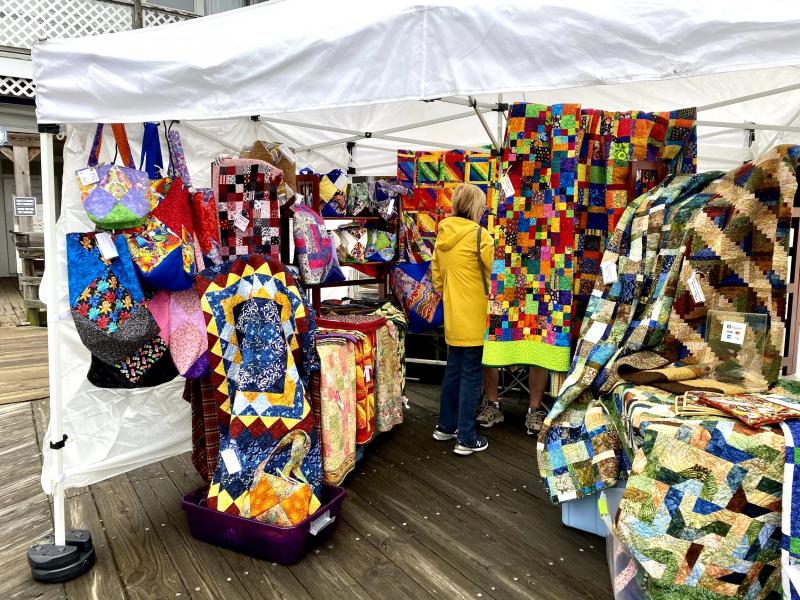 Vibrant quilts by Susan Thiboult of The Chestnut Quilt.
ISABELLE CURTIS//Boothbay Register