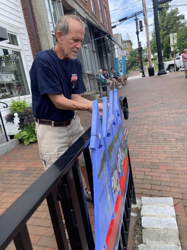 Wiscasset’s Peter Wells helps at Schoonerfest. SUSAN JOHNS/Wiscasset Newspaper