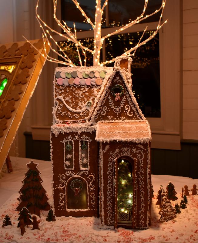 Best Traditional Gingerbread House Design by first-time builders Terry and Ray Paetzold.