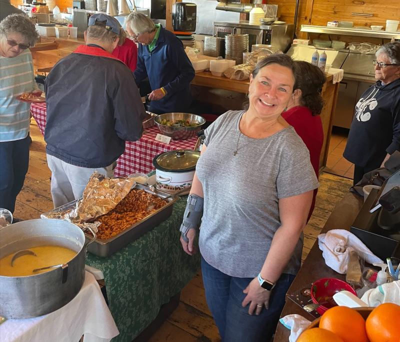 Lisa Hallinan and crew feed the masses. Jen Mitchell photo