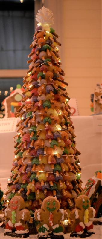 Close up of Pot Buoy Tree by the BRHS junior class.
