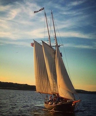 Boothbay Harbor Schooners - Schooner Eastwind & Applejack