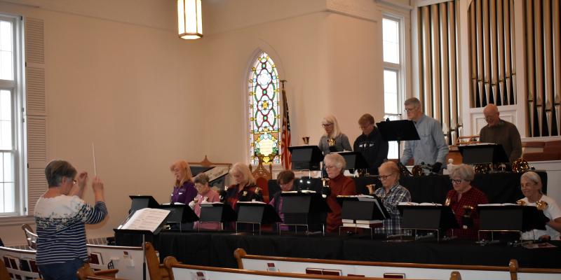 Jamie Knobloch conducting. LISA KRISTOFF/Boothbay Register