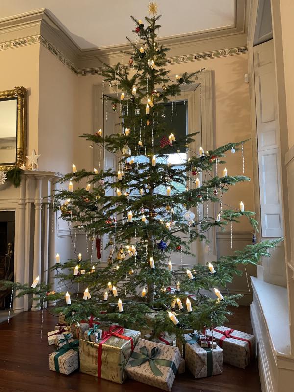 Nickels-Sortwell House tree: The historic Nickels-Sortwell House in Wiscasset Village open its doors to visitors during Wiscasset Holiday Marketfest 2023, Dec. 1, 2, 3. Wiscasset Holiday Marketfest photo
