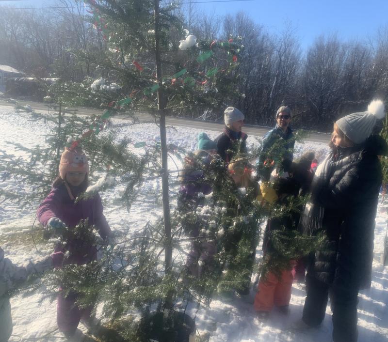 Edgecomb Eddy School students along with Center for Teaching and Learning and Edgecomb Community Church participated in this year’s Charlie Brown Christmas Tree Decorating competition. BILL PEARSON/Boothbay Register