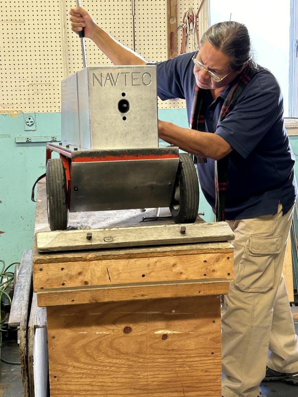 The seminar included gaining hands-on experience in heading a sample piece of rod rigging. JENNY BENNETT/Boothbay Register