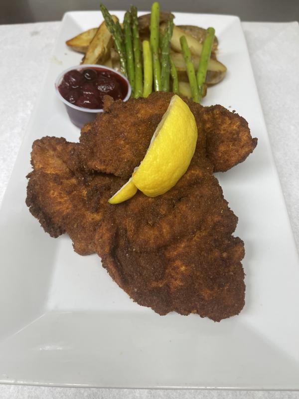Wiener schnitzel. Boathouse Bistro. Ralph Smith photo