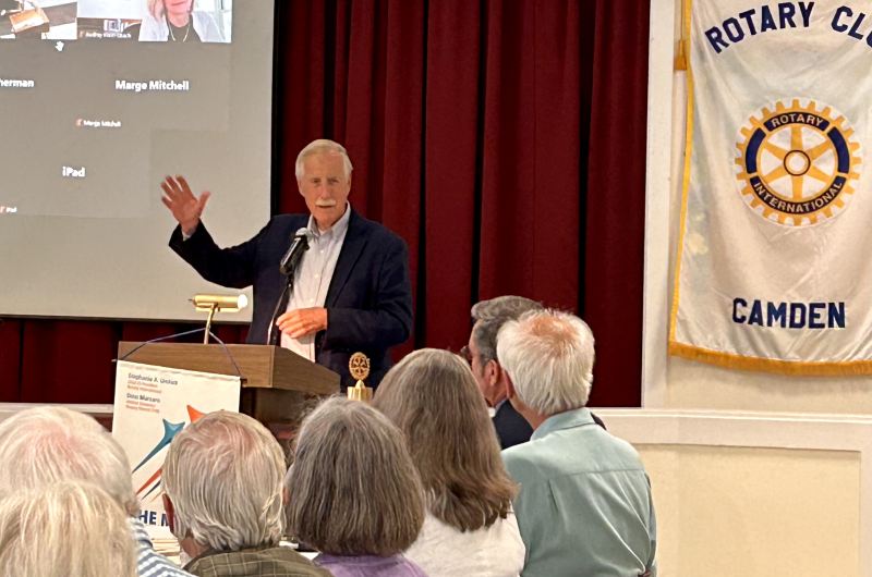Maine Senator Angus King talks with Camden Rotary members Aug. 27, 2024, in the First Congregational church meeting room in Camden. (Photo by Lynda Clancy)