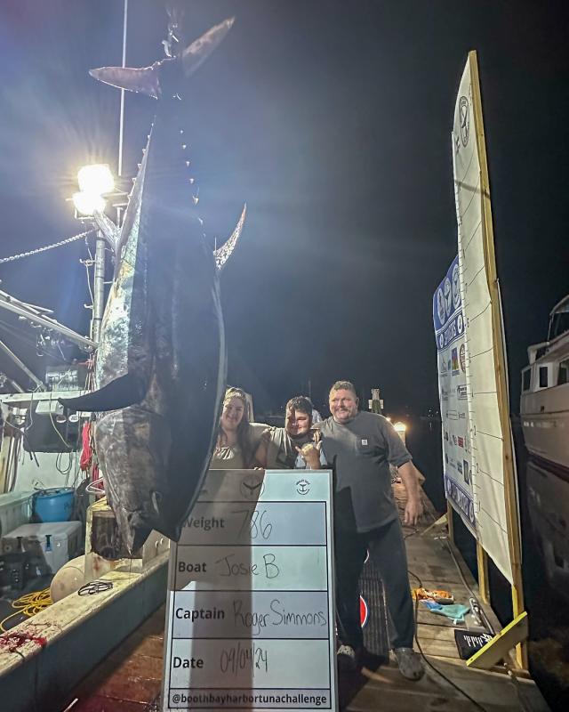 The crew of the Josie B with their tournament-winning tuna, which weighed 786 pounds. Courtesy of Boothbay Harbor Tuna Challenge