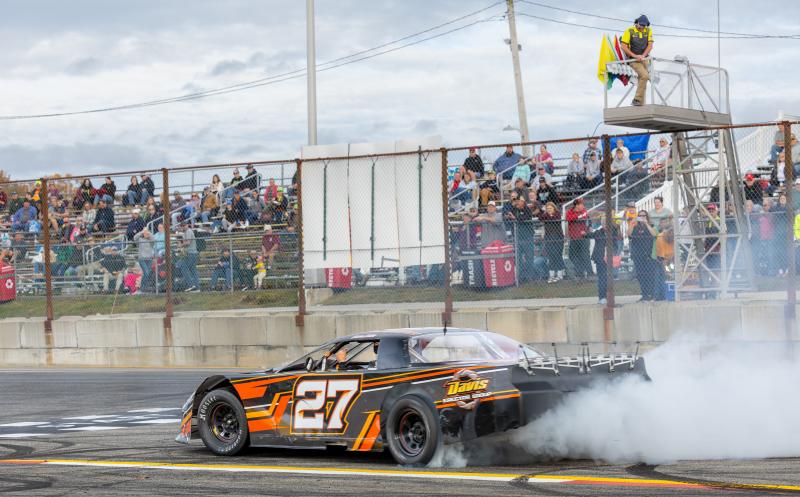 Bubba Pelton does a burnout on the front stretch after winning the feature race and the Super Street championship. Jasen Dickey Photography Bubba Pelton does a burnout on the front stretch after winning the feature race and the Super Street championship. Jasen Dickey Photography