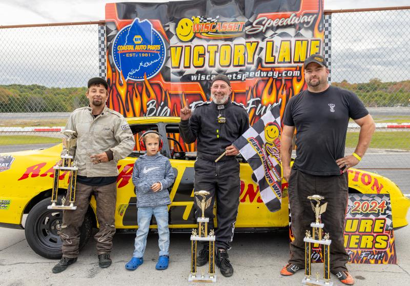 Thunder 4 Mini top 3, from left: Shane Webber, Jr. Official Zeke Turner, Mike Landry and Zach Audet. Jasen Dickey Photography Thunder 4 Mini top 3, from left: Shane Webber, Jr. Official Zeke Turner, Mike Landry and Zach Audet. Jasen Dickey Photography