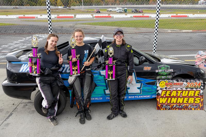 Ladies Acceleration Tour 4 Cylinders top 3, from left: Jody Rose, Destiny Overlock and Delaney Dunn. Jasen Dickey Photography Racing women