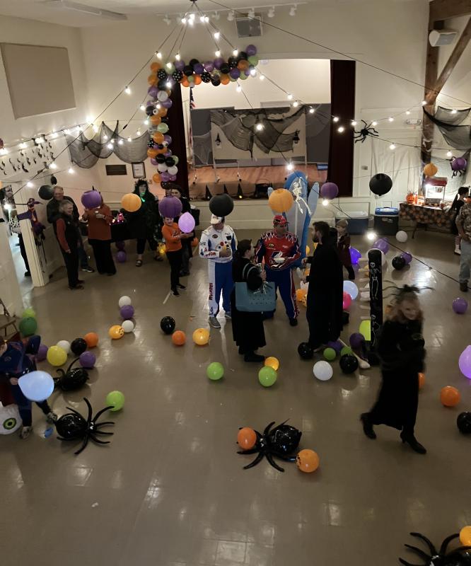 SIA Halloween in the town hall. Leigh Sherrill photo SIA Halloween. Leigh Sherrill photo