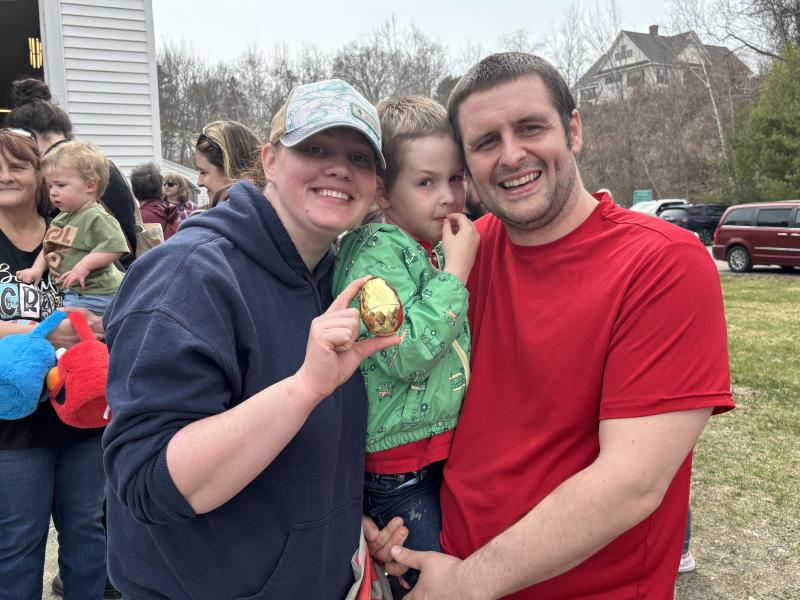 Golden Egg winner Oliver Murray with parents Caitlin Murphy and Chad Murray. LISA KRISTOFF/Boothbay Register LISA KRISTOFF/Boothbay Register