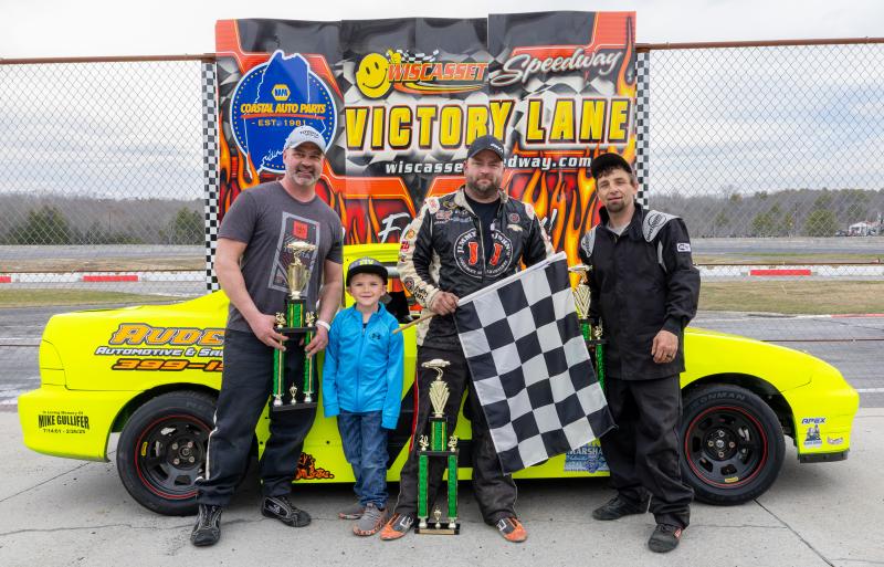 Thunder 4 Mini Victory Lane, from left: Gregg Norton, Jr. Official Karson Gervais, Zach Audet and Shane Webber. Jasen Dickey Photography Thunder 4 Mini Victory Lane, from left: Gregg Norton, Jr. Official Karson Gervais, Zach Audet and Shane Webber. Jasen Dickey Photography