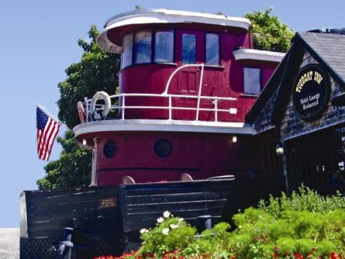 Tugboat Inn, Restaurant & Lounge & Marina