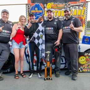 Kevin Douglass, Leah Douglass and team celebrate the Shipbuilder 100 victory. Jasen Dickey Photography