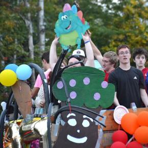 Senior float. KEVIN BURNHAM/Boothbay Register