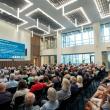 The annual Café Sci series of free science talks will take place on Wednesdays at 5 p.m., July 22 through Aug. 12, virtually or in-person in the Burgess Forum at Bigelow Laboratory in East Boothbay, Maine. Photo by Gabe Souza/Bigelow Laboratory for Ocean Sciences