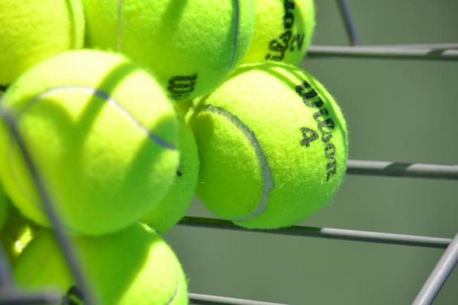 Tennis balls