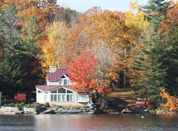 Fall color last year on Megunticook Lake in Camden. Courtesy of Holly S. Edwards