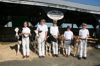 Alan-Dee Dairy 4-H Club members, from left, Saoirse Bogart, Caitlyn Spear, Ben Willertz, Lily Souza and Evan Willertz.